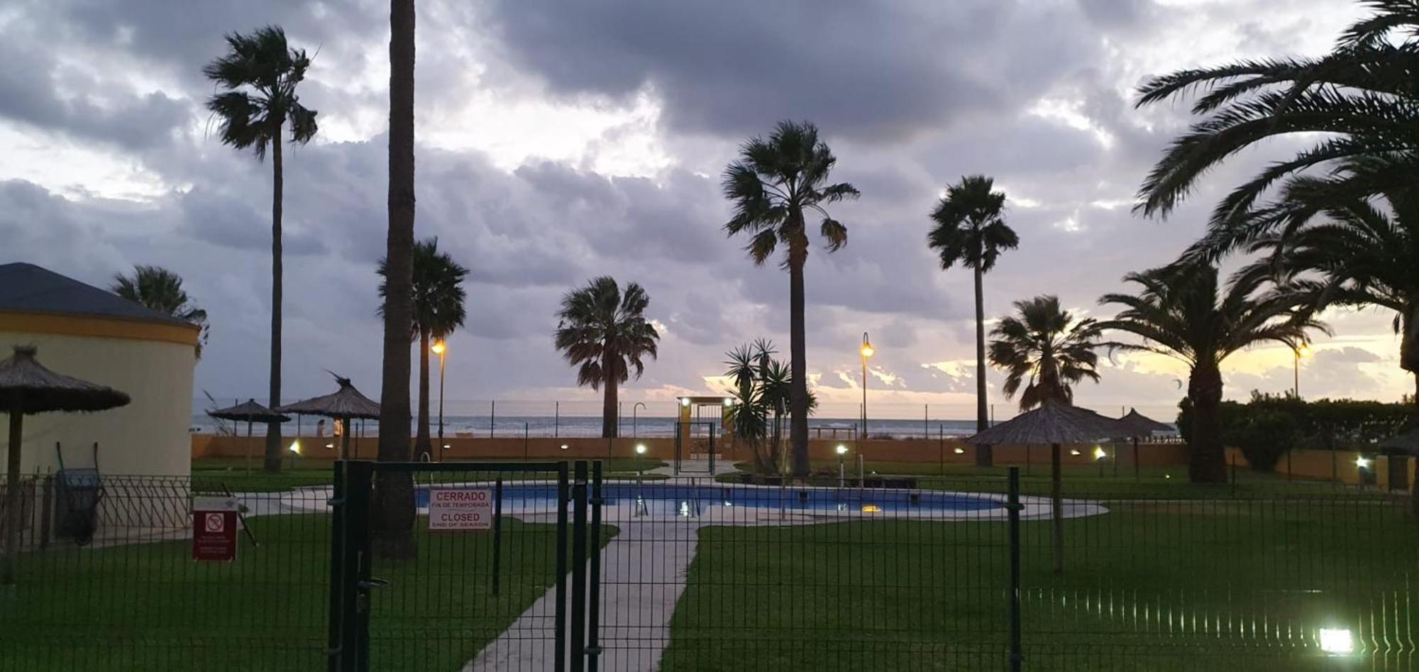 La Tortuga I, Encantador Apartamento Con Garaje En Primera Linea De Playa Tarifa Extérieur photo